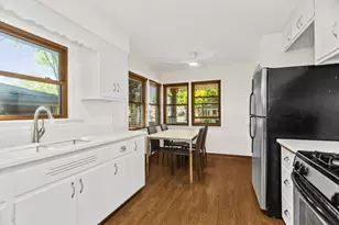3923 W 106th St, Chicago, IL 60638 - Photo 3
