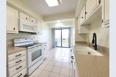 250 W Parliament Place #307, Mount Prospect, IL 60056 - Photo 3