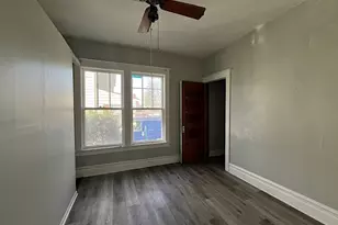 519 N View St, Aurora, IL 60506 - Photo 7