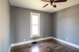 902 W Grove St, Bloomington, IL 61701 - Photo 13