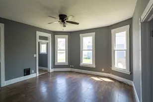 902 W Grove St, Bloomington, IL 61701 - Photo 11