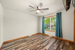 1605 Longwood Dr, Sycamore, IL 60178 - Photo 27