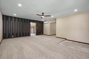 2 Walton Pl, Normal, IL 61761 - Photo 19