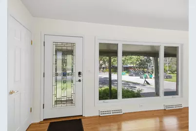 75 S 2nd Avenue, Lombard, IL 60148 - Photo 3