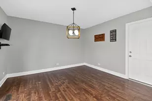 7662 Northway Dr, Hanover Park, IL 60133 - Photo 9