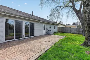 7662 Northway Dr, Hanover Park, IL 60133 - Photo 17