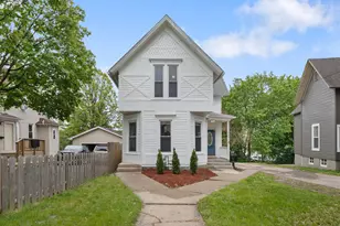 447 Ashland Ave, Elgin, IL 60123 - Photo 1
