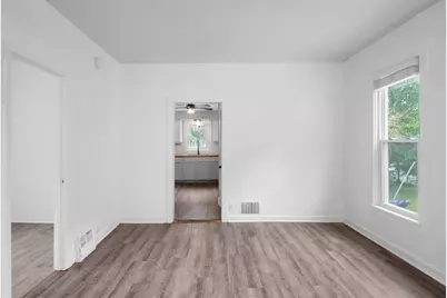 447 Ashland Avenue, Elgin, IL 60123 - Photo 7