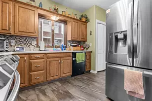1403 Camp Ave, Rockford, IL 61103 - Photo 9
