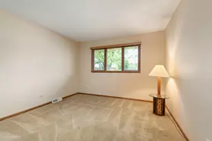 1621 Claremont Dr, Darien, IL 60561 - Photo 21