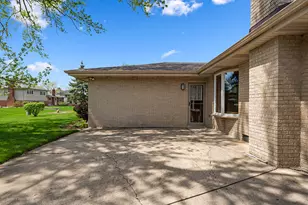 1621 Claremont Dr, Darien, IL 60561 - Photo 27