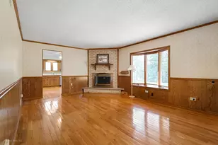 1621 Claremont Dr, Darien, IL 60561 - Photo 7