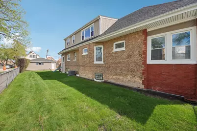 6254 W Barry Avenue, Chicago, IL 60634 - Photo 35