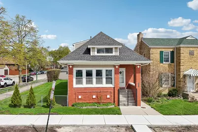 6254 W Barry Avenue, Chicago, IL 60634 - Photo 1