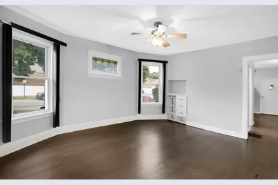6254 W Barry Avenue, Chicago, IL 60634 - Photo 5