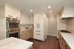 921 Woodbine Ln, Northbrook, IL 60062 - Photo 5