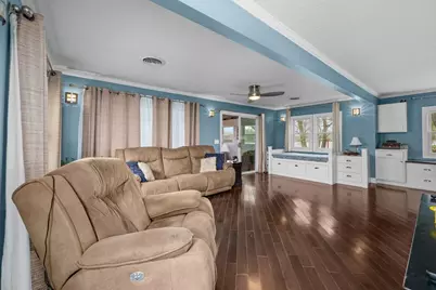 3213 S Shore Drive, Moline, IL 61265 - Photo 9