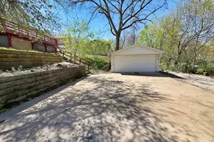 1155 12th Ave, Moline, IL 61265 - Photo 17