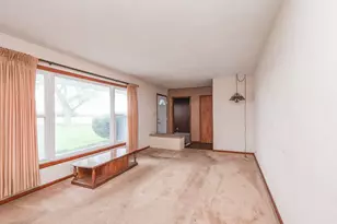 8050 N 2000E Rd, Manteno, IL 60950 - Photo 7