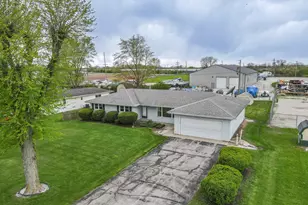 8050 N 2000E Rd, Manteno, IL 60950 - Photo 3