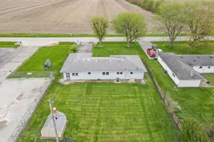 8050 N 2000E Rd, Manteno, IL 60950 - Photo 33