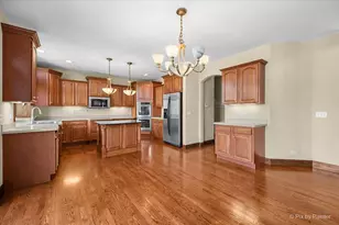 261 Johnson Woods Dr, Batavia, IL 60510 - Photo 11