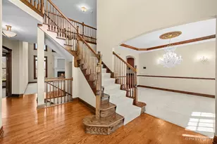 261 Johnson Woods Dr, Batavia, IL 60510 - Photo 5