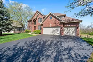 261 Johnson Woods Dr, Batavia, IL 60510 - Photo 3