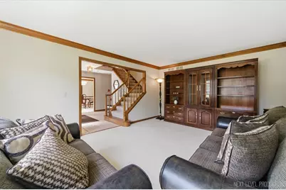 301 Stoneleigh Lane, Oswego, IL 60543 - Photo 7