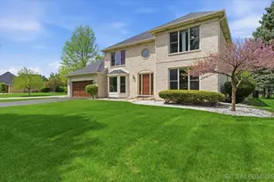 301 Stoneleigh Ln, Oswego, IL 60543 - Photo 1