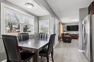 80 Birch St, Carpentersville, IL 60110 - Photo 7
