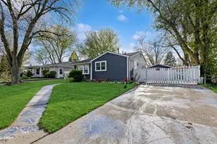 80 Birch St, Carpentersville, IL 60110 - Photo 3