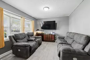80 Birch St, Carpentersville, IL 60110 - Photo 5