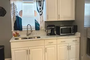118 S Fulton Ave, Waukegan, IL 60085 - Photo 9