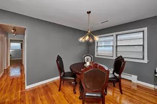 5500 Harvard Terrace, Skokie, IL 60077 - Photo 7
