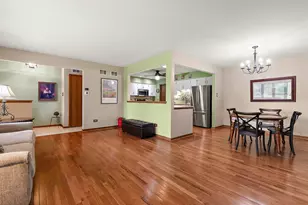17833 Maine Ct, Orland Park, IL 60467 - Photo 3