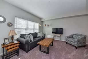 1263 Comiskey Ave, North Aurora, IL 60542 - Photo 7