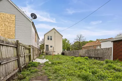 8405 S Baltimore Avenue, Chicago, IL 60617 - Photo 3