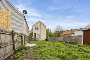 8405 S Baltimore Ave, Chicago, IL 60617 - Photo 3