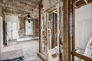 8405 S Baltimore Ave, Chicago, IL 60617 - Photo 11