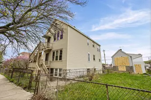 8405 S Baltimore Ave, Chicago, IL 60617 - Photo 5
