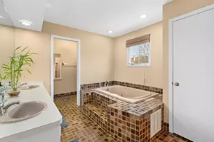 11547 Burr Oak Ln, Burr Ridge, IL 60527 - Photo 17