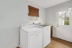 11547 Burr Oak Ln, Burr Ridge, IL 60527 - Photo 13