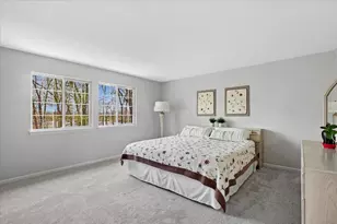 2825 Haven Ln, Lindenhurst, IL 60046 - Photo 13