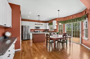 2825 Haven Ln, Lindenhurst, IL 60046 - Photo 7
