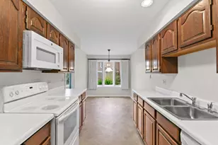 1625 Clayton Ct, Arlington Heights, IL 60004 - Photo 7