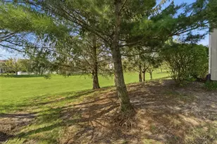 2255 Vanderbilt Dr, Geneva, IL 60134 - Photo 3