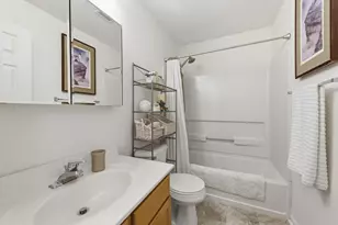 2255 Vanderbilt Dr, Geneva, IL 60134 - Photo 29