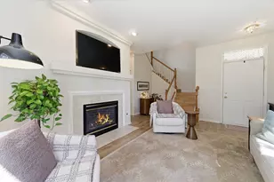 2255 Vanderbilt Dr, Geneva, IL 60134 - Photo 7