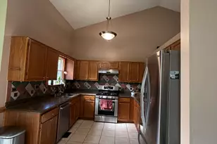 2101 Camden Ln, Hanover Park, IL 60133 - Photo 7
